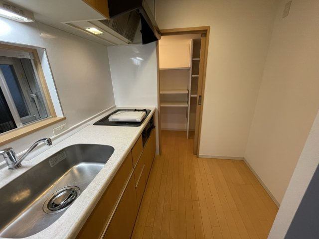 クロスレジデンス大阪新町のキッチン|イメージとして同建物他部屋を表示しています