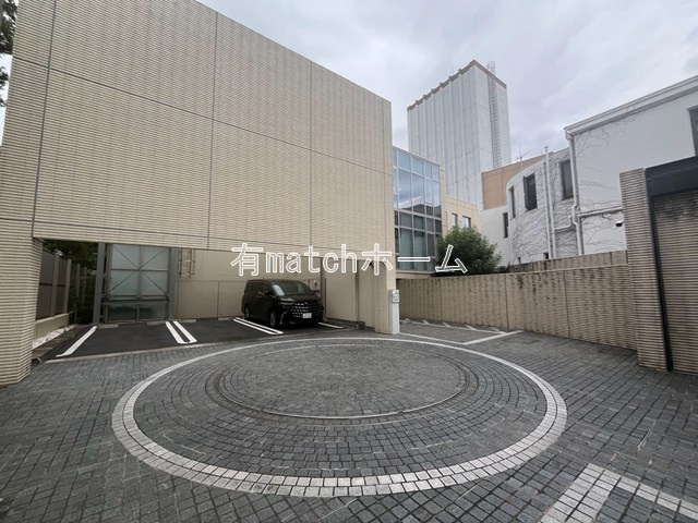 プレステージレジデンス白金長者丸の駐車場
