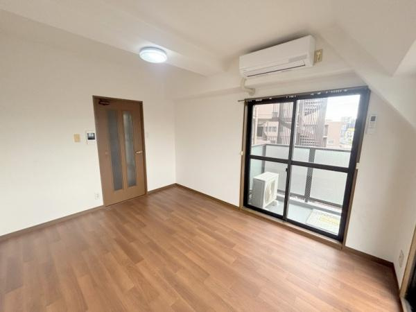 大阪市港区磯路２丁目の賃貸マンションの洋室