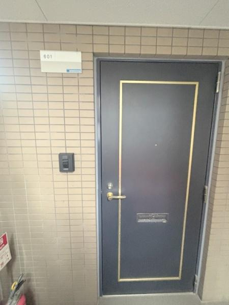 大阪市港区磯路２丁目の賃貸マンションの玄関