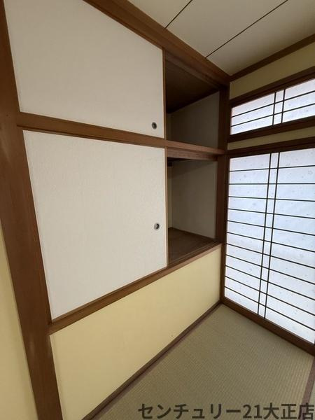鶴町1丁目貸家の収納