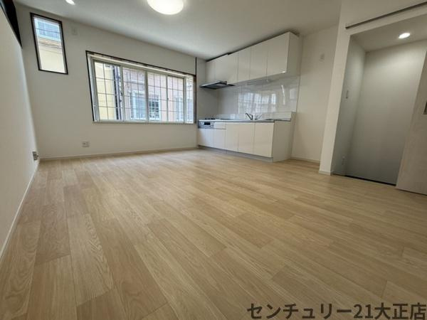鶴町1丁目貸家の居間・リビング