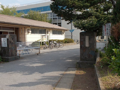 【周辺】 | カエラ・シェリ | 市立五井中学校まで240m