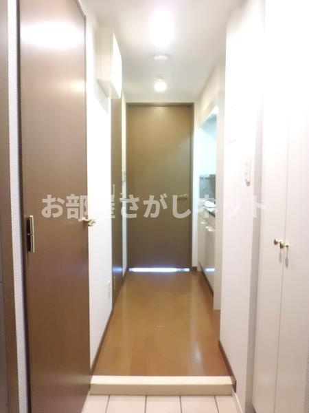 ティアラ三軒茶屋【おとり物件なし】の玄関