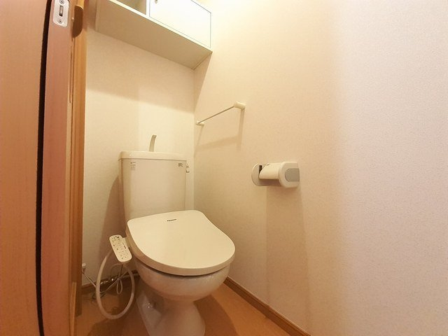 富山市豊田本町２丁目のアパートのトイレ