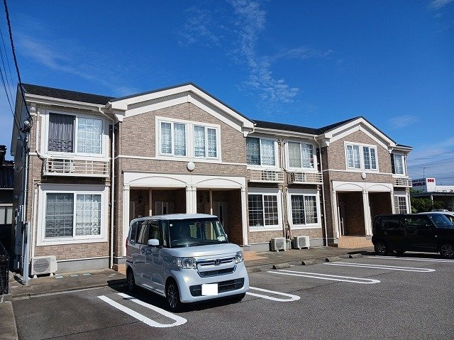 富山市豊田本町２丁目のアパートの外観