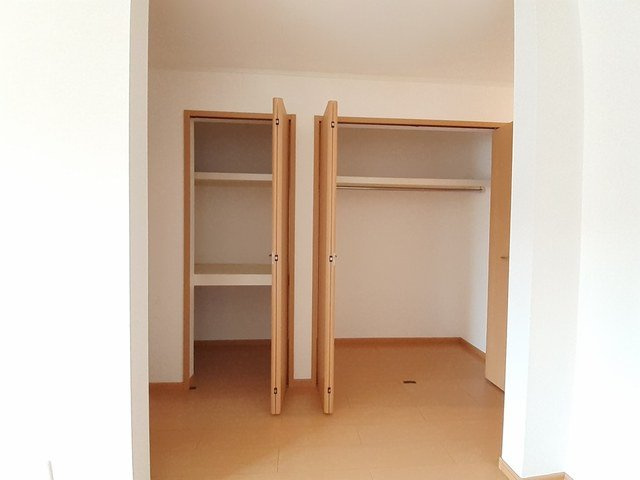 富山市豊田本町２丁目のアパートの収納