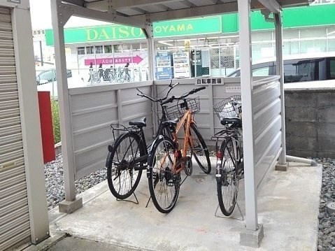 グレイシャスの駐車場