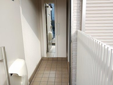 プリムローズゲートの玄関