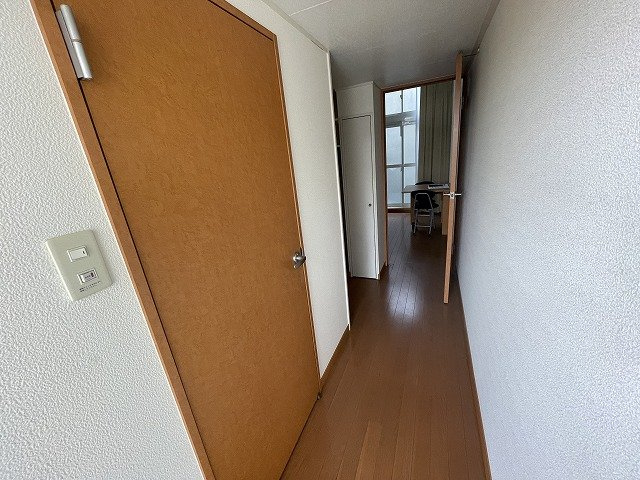 レオパレスベンターナの玄関|現況を優先します