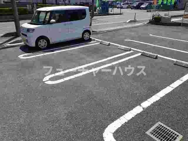 サンフレンズ　Ｃの駐車場
