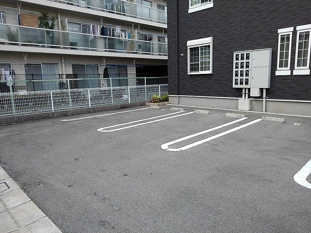 アラバスタの駐車場