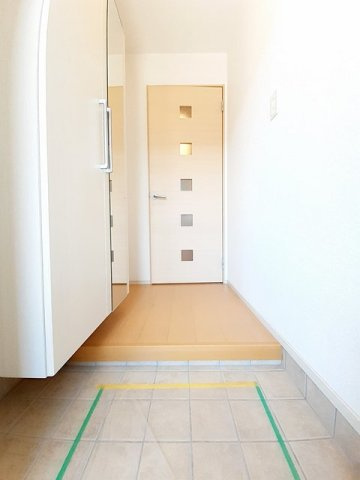 カルム三百地の玄関