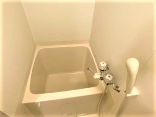 レオパレスエステート千舟の浴室|備品や設備仕様は号室等により異なります現地をご確認下さい。