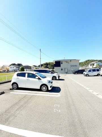 ミニヨンハウスＳＡＹＡⅡ　Ｂの駐車場