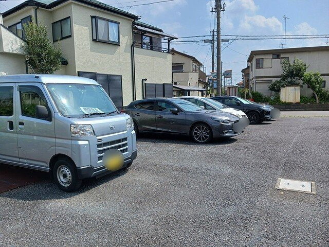 セカンドコアラの駐車場