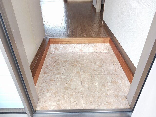 セカンドコアラの玄関