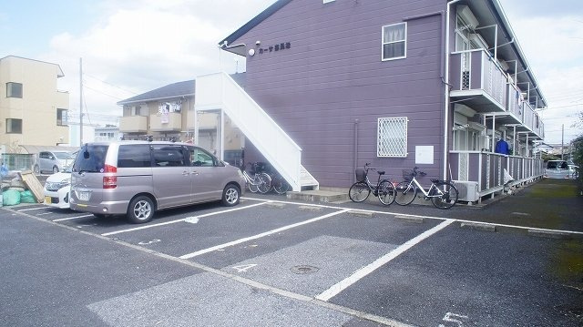カーサ喜見塚の駐車場