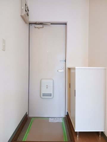 ハイムキザキの玄関