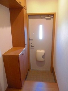 パル・フレッサの玄関