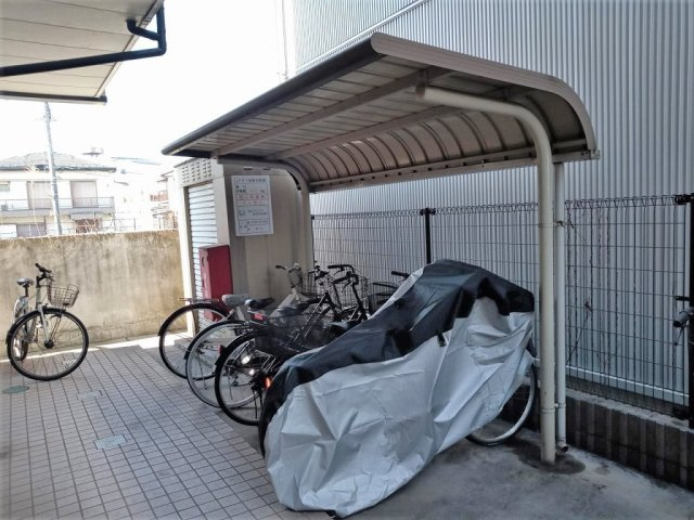 レオパレスヴィラ美女木のその他|自転車置き場