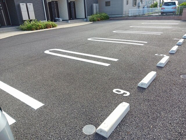 アルカディアⅣの駐車場