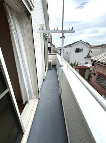 平塚市寺田縄　中古戸建のバルコニー|バルコニーからの眺めを楽しみながら食事をしませんか
