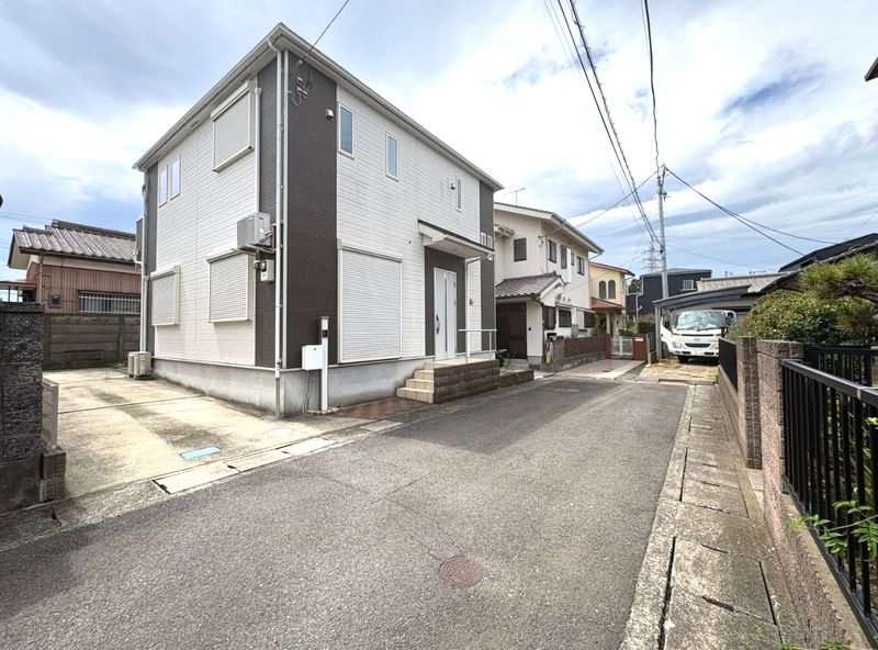 平塚市寺田縄　中古戸建の前面道路含む現地写真|前面道路含む現地写真です