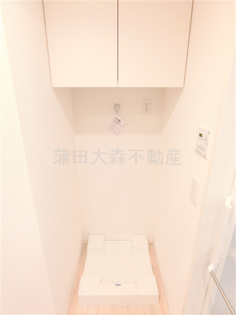 スタイリオ池上ー新参道ーの設備|吊戸棚と温水洗浄便座付きのトイレ