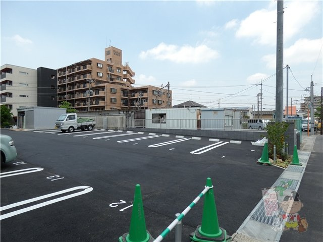 シャーメゾンプライムの駐車場