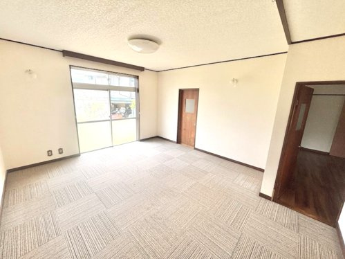 建部町品田戸建の居間・リビング