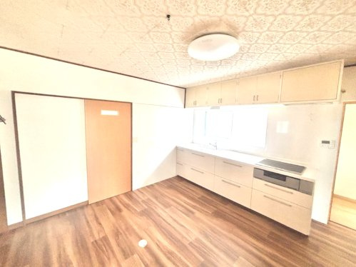 建部町品田戸建のキッチン