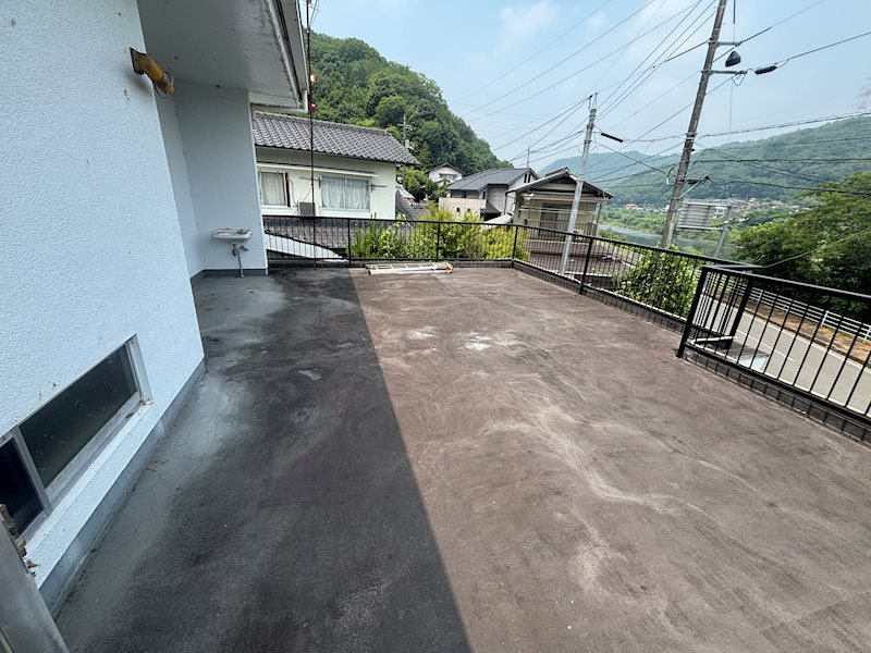 建部町品田戸建のバルコニー