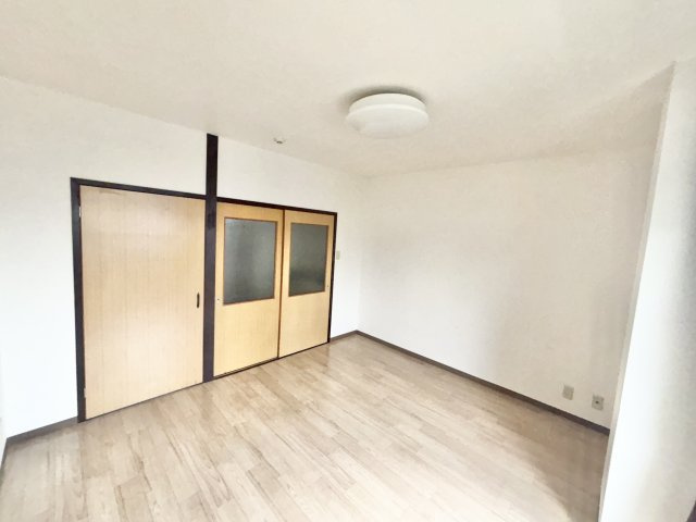 プレアール新屋敷の居間・リビング