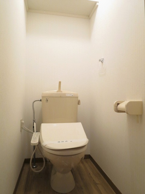 岡山市北区西市のアパートのトイレ