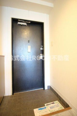 JCSマンションの玄関|明るい玄関です