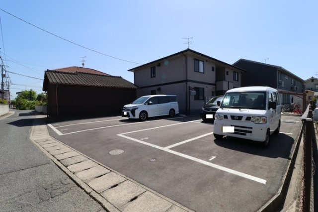 セジュールNANBAの駐車場