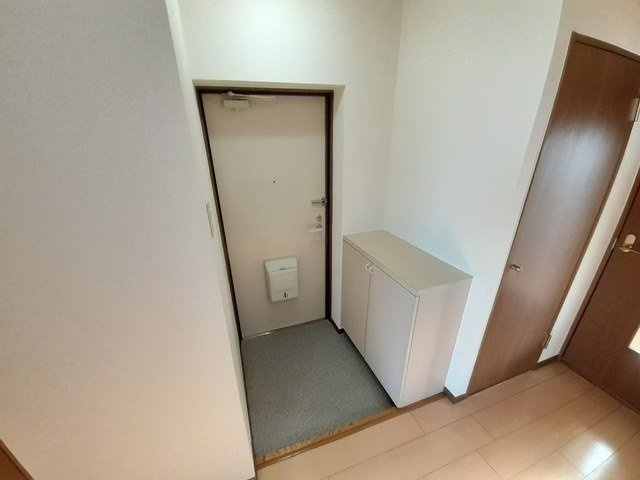 プレンティナカヤマの玄関|きれいな玄関です