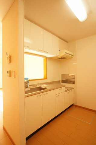 フォンテーヌのキッチン|コンパクトなキッチンで掃除もラクラク
