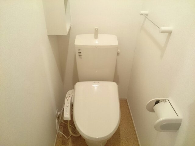 ソレアード　クルーセのトイレ|落ち着いたトイレです