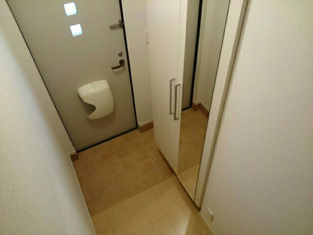ソレアード　クルーセの玄関|明るい玄関です