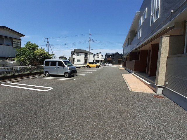 ソラボレ　Ⅲの駐車場|駐車場に車を止められます