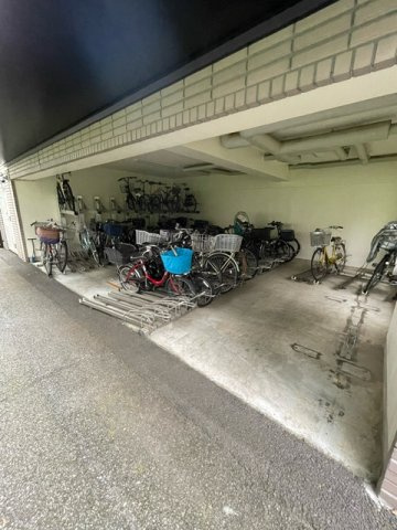 ザ・パームス西戸山の駐輪場