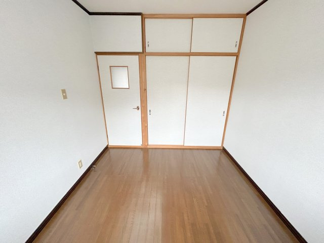 生駒市北新町4DK戸建の居間・リビング