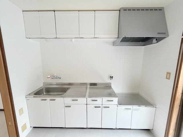 生駒市北新町4DK戸建のキッチン