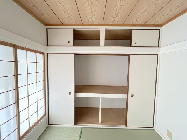 生駒市北新町4DK戸建の収納