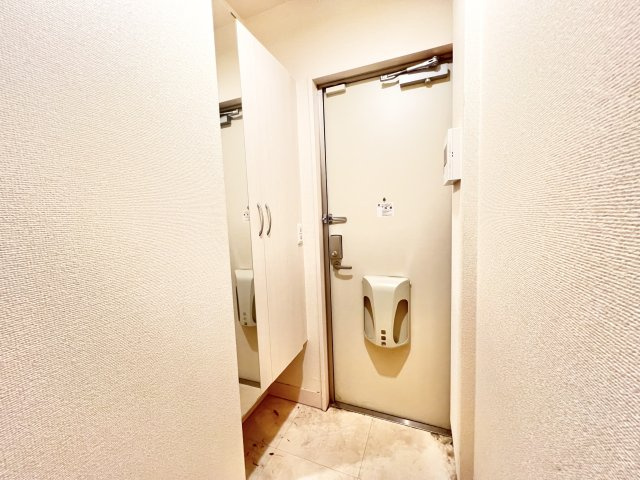 グレイスコートの玄関|※別部屋参考写真