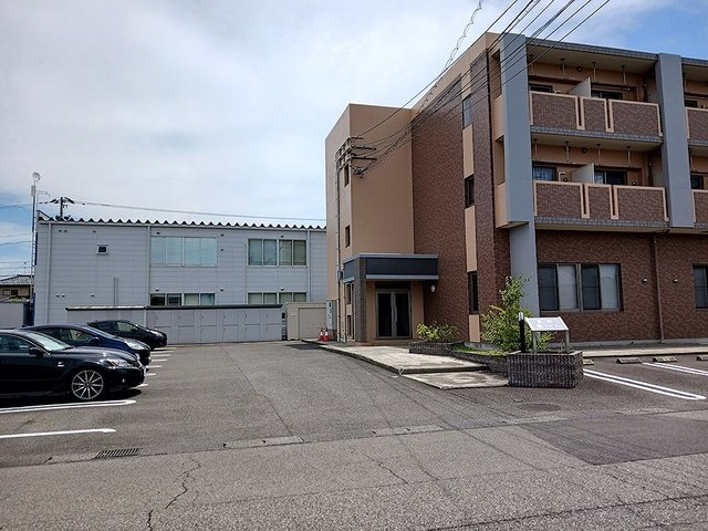 東和第一ビルの駐車場