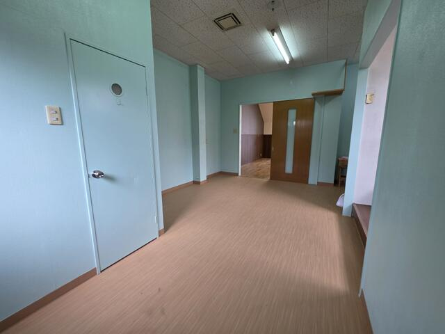 寺河戸町店舗・事務所の内装