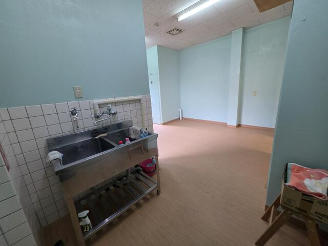 寺河戸町店舗・事務所の独立洗面台